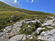 36 E qui mi ispira di salire a vista in Cima Foppazzi risalendo il costone erboso del versante nord